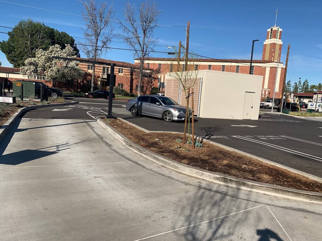 Chick-fil-A | restaurant | 17660 Ventura Blvd, Encino, CA 91316, USA | 8188818287 OR +1 818-881-8287