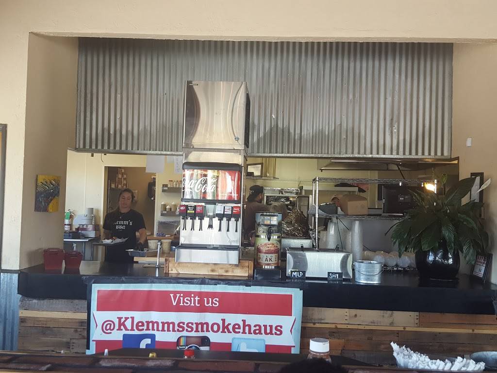 Klemms Smoke Haus | restaurant | 4019, 2000 S Broadway, Edmond, OK 73013, USA | 4057577412 OR +1 405-757-7412