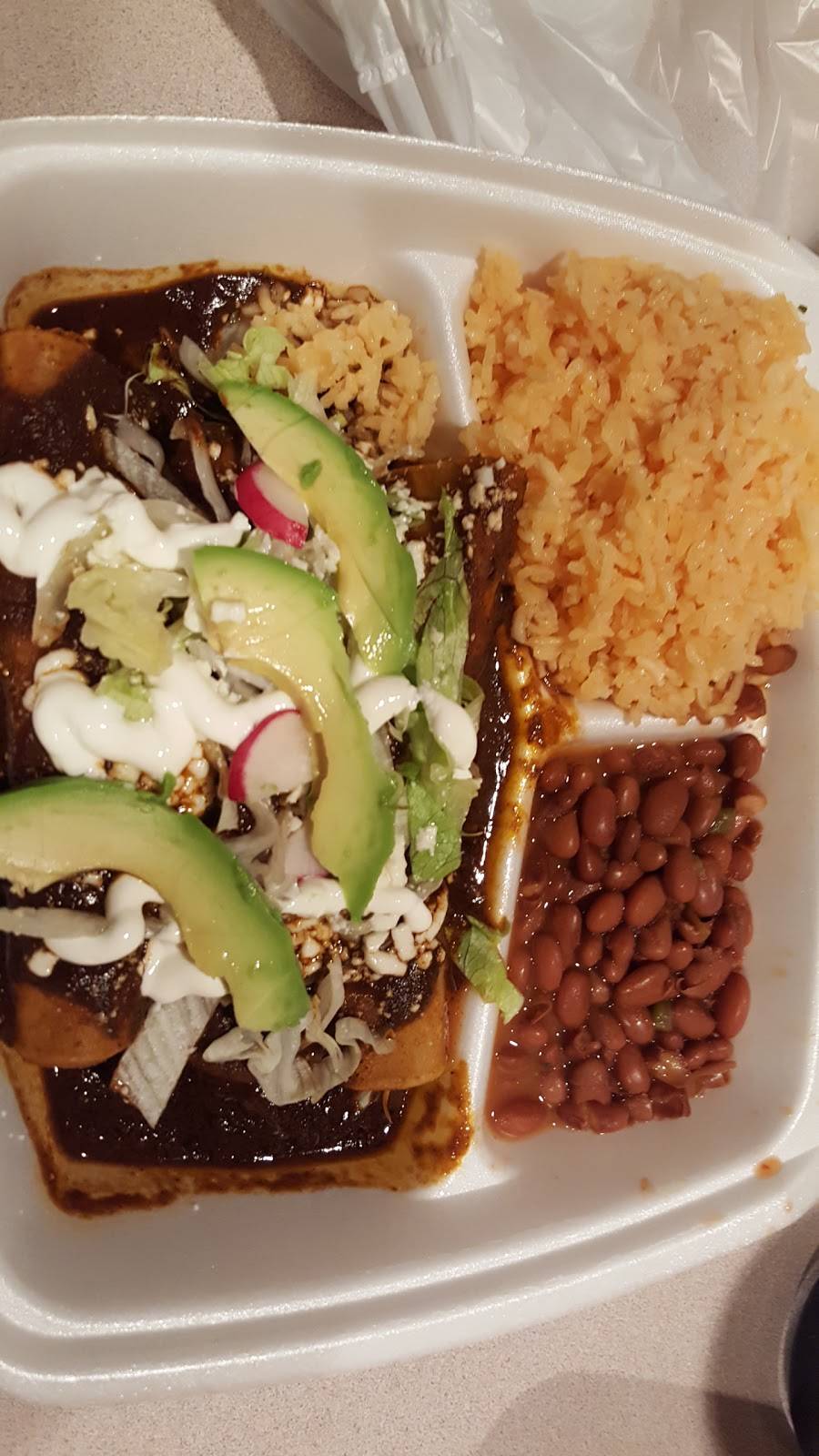 Chile Peppers Mexican Restaurant | restaurant | 162 Carroll Island Rd, Middle River, MD 21220, USA | 4103446512 OR +1 410-344-6512