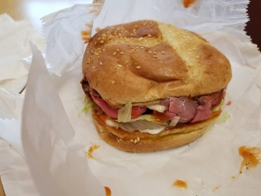 Giovannis Roast Beef & Pizza | restaurant | 207 Rockingham Rd, Londonderry, NH 03053, USA | 6034349021 OR +1 603-434-9021