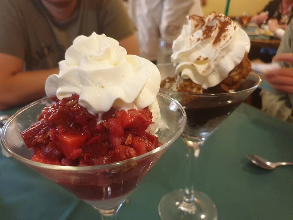 Cookhouse Bistro Inc | restaurant | 787 Old Hwy 8, Lynden, ON L0R 1X0, Canada | 5196472012 OR +1 519-647-2012