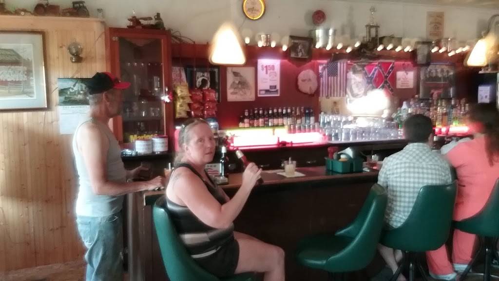 Dees Bar & Grill LLC | restaurant | 1371 Division St, Almond, WI 54909, USA | 7153662961 OR +1 715-366-2961