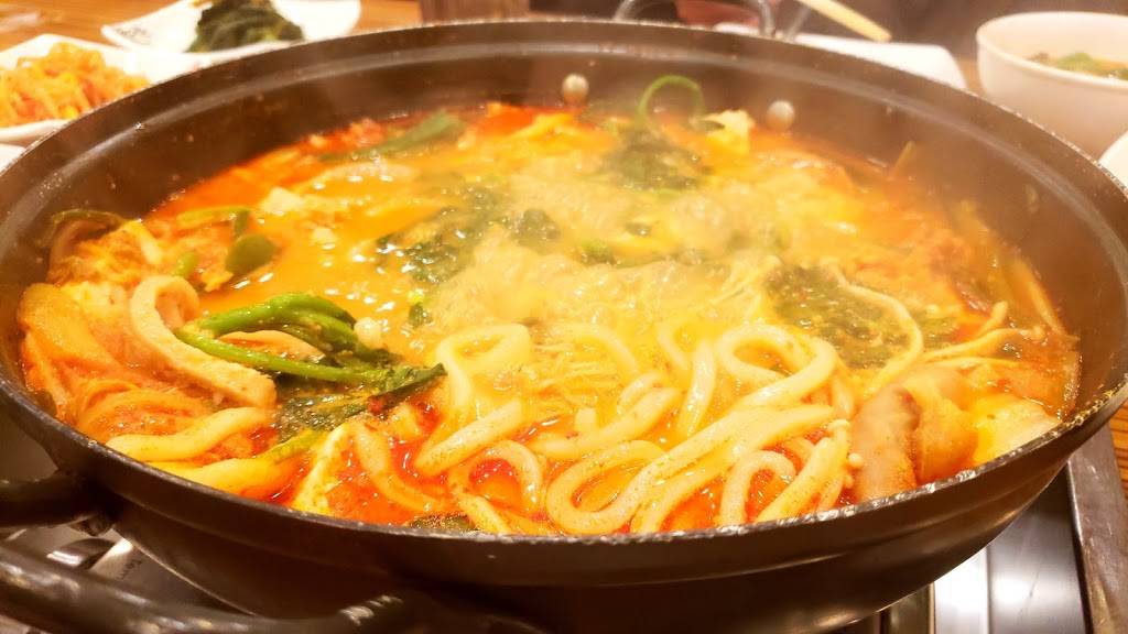 Bonga Solungtang 본가설렁탕 | restaurant | 131 W Central Blvd, Palisades Park, NJ 07650, USA | 2014824590 OR +1 201-482-4590