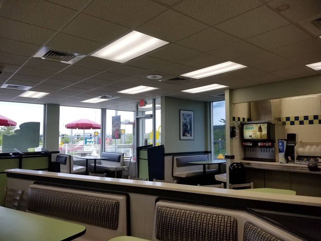 McDonalds | cafe | 5699 Fox Creek Rd, Pacific, MO 63069, USA | 6369385191 OR +1 636-938-5191