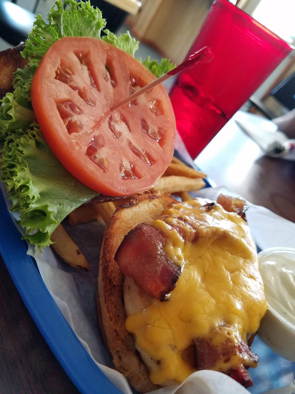 Central Lake Tavern | restaurant | 2443 Main St, Central Lake, MI 49622, USA | 2315449800 OR +1 231-544-9800