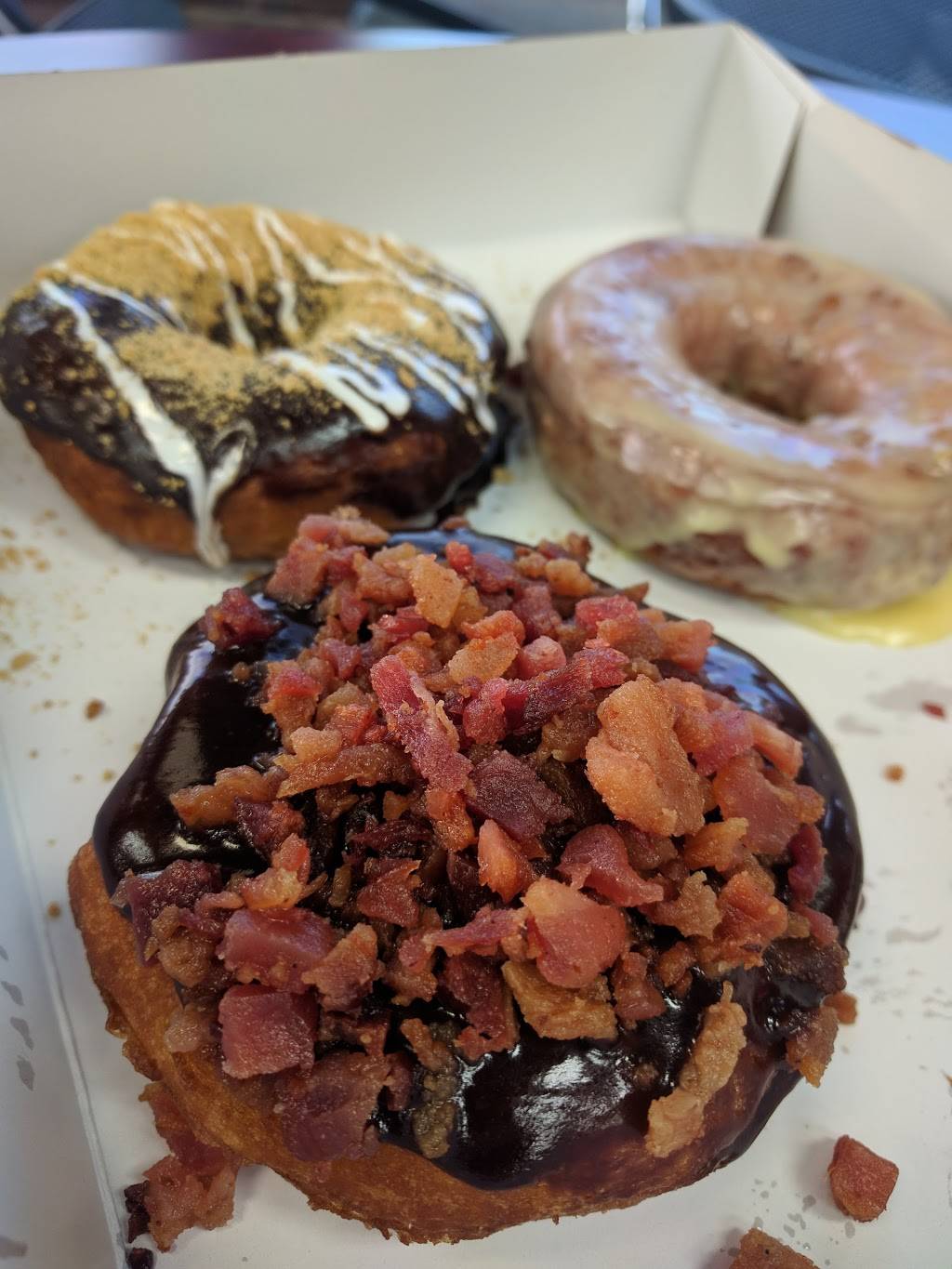 Duck Donuts | cafe | 300 Elden St A, Herndon, VA 20170, USA | 7037078496 OR +1 703-707-8496
