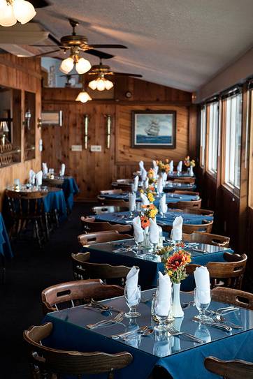 Skippers Landing Restaurant & Marina | restaurant | 7061 Lake Bluff Rd, Wolcott, NY 14590, USA | 3155879797 OR +1 315-587-9797