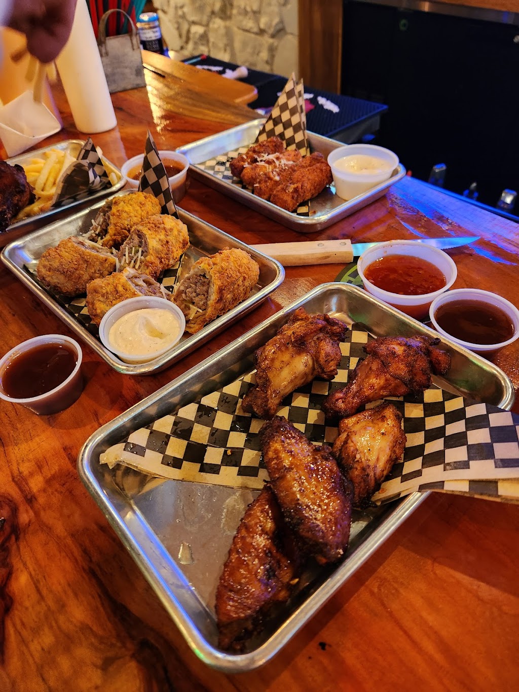 Wildfang’s Grill House | restaurant | 1414 Mohawk Blvd, Springfield, OR 97477, USA | 5416506169 OR +1 541-650-6169