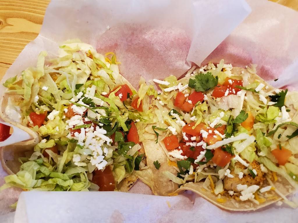 Fuzzys Taco Shop | restaurant | 7592 S University Blvd, Centennial, CO 80122, USA | 3037708226 OR +1 303-770-8226