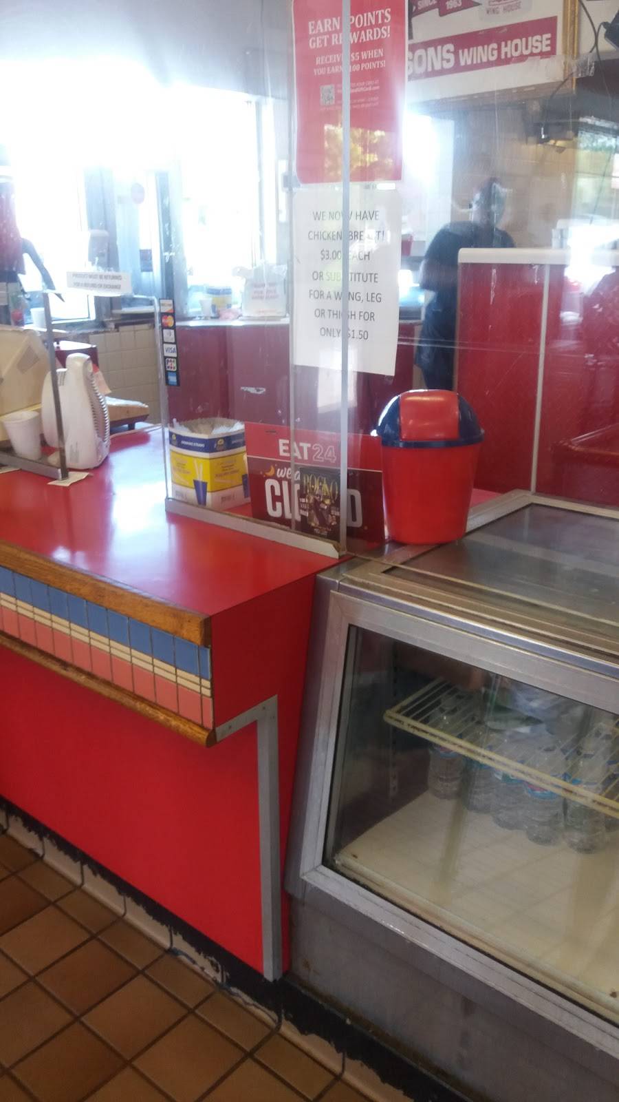 Londons Wing House | meal takeaway | 6209 Dr Martin Luther King Dr, St. Louis, MO 63133, USA | 3143853131 OR +1 314-385-3131