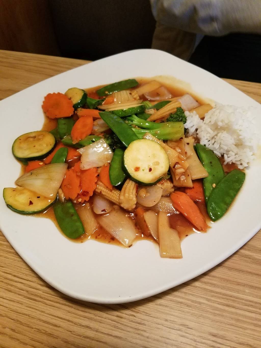 So Thai Restaurant | restaurant | 3377 Elizabeth Lake Rd, Waterford Twp, MI 48328, USA | 2486826350 OR +1 248-682-6350