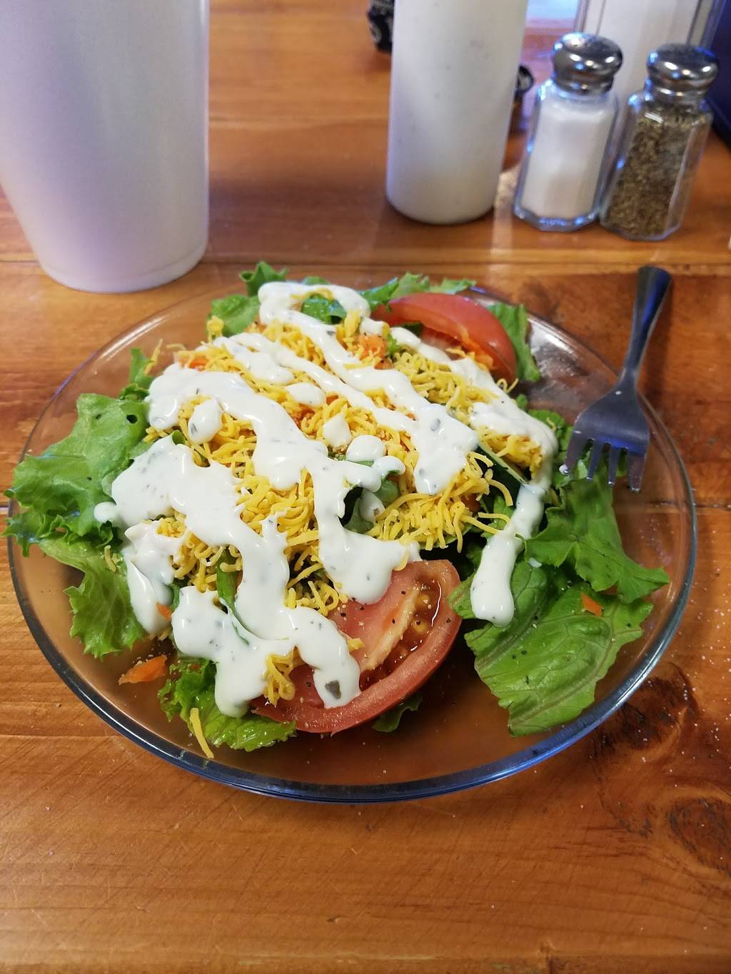 Naomis Diner | restaurant | 15033 Main St, Lytle, TX 78052, USA | 8307723462 OR +1 830-772-3462