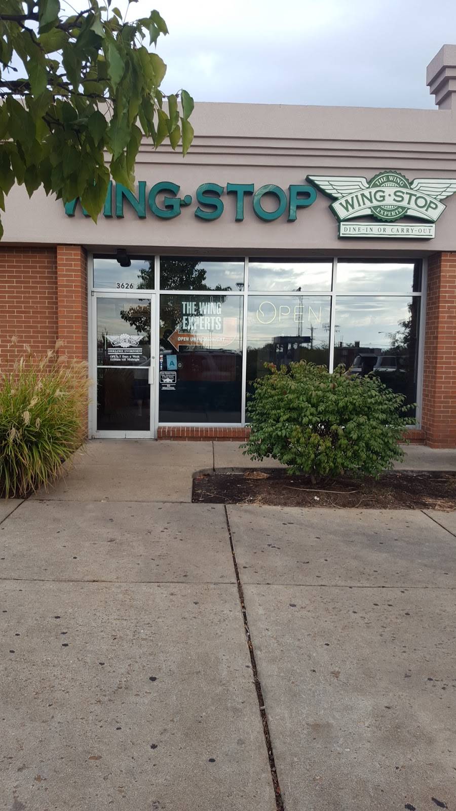 Wingstop | restaurant | 3626 S Grand Blvd, St. Louis, MO 63118, USA | 3147769464 OR +1 314-776-9464