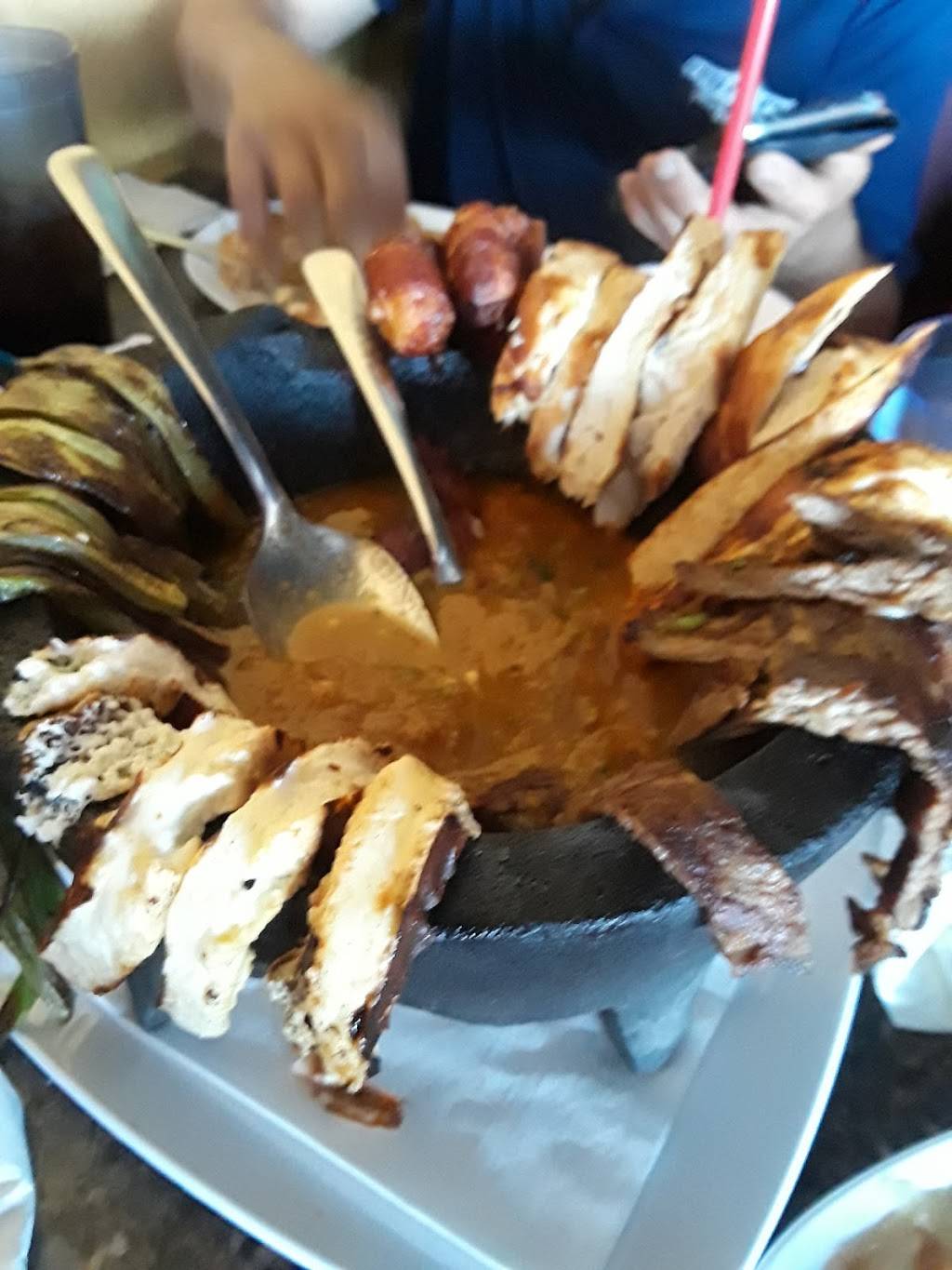 El Rincon Nayarita Mexican Grill | restaurant | 943 W Foothill Blvd, Rialto, CA 92376, USA | 9099612878 OR +1 909-961-2878