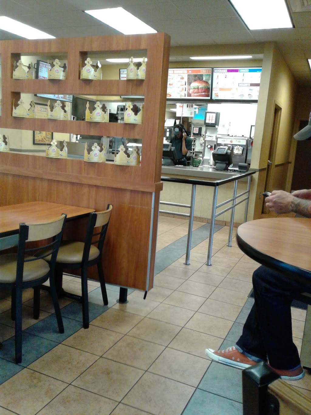 Burger King | restaurant | 583 Beasley Rd, Jackson, MS 39206, USA | 6012868076 OR +1 601-286-8076