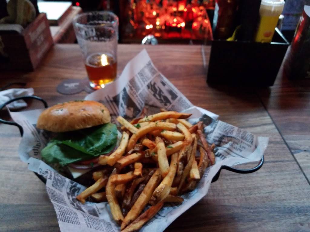 Pub Mahone | restaurant | 31 E Gay St, Columbus, OH 43215, USA | 6142282570 OR +1 614-228-2570