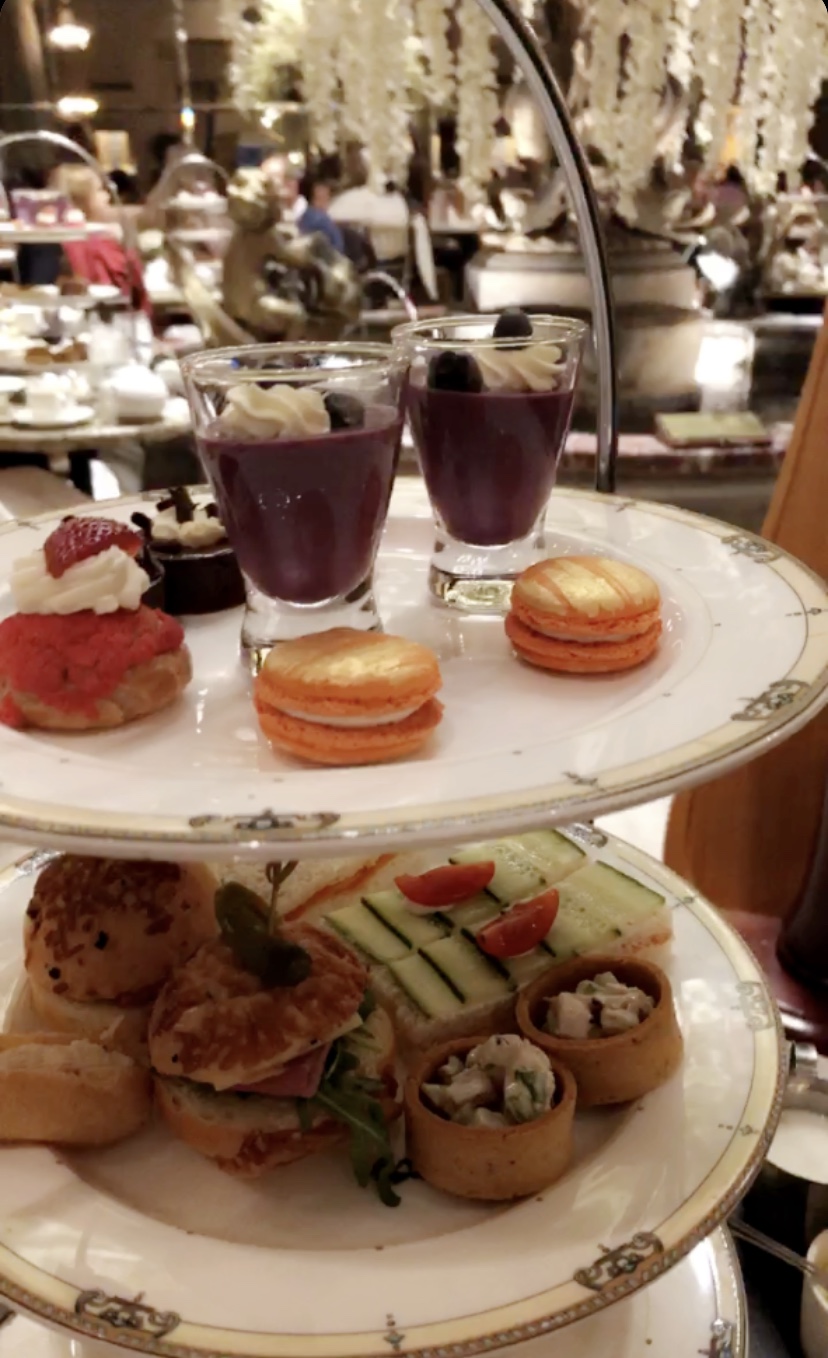 Palm Court | restaurant | 140 E Walton Pl, Chicago, IL 60611, USA | 3129324619 OR +1 312-932-4619