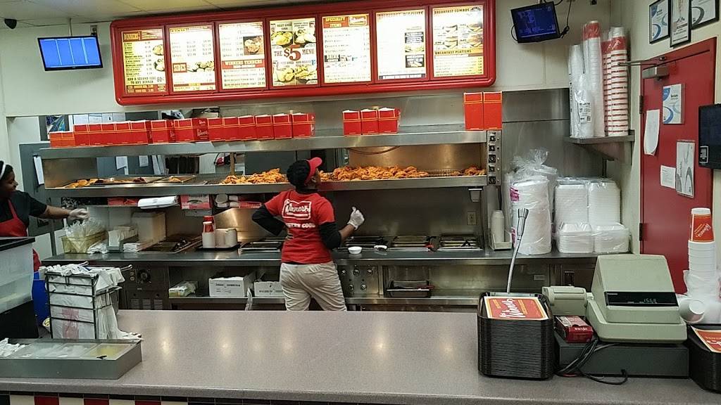 Mrs Winners Chicken & Biscuits | restaurant | 2904 Randleman Rd, Greensboro, NC 27406, USA | 3365743140 OR +1 336-574-3140