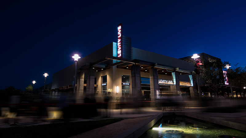 Oxnard Levity Live Comedy Club | restaurant | 591 Collection Blvd, Oxnard, CA 93036, USA | 8054575550 OR +1 805-457-5550