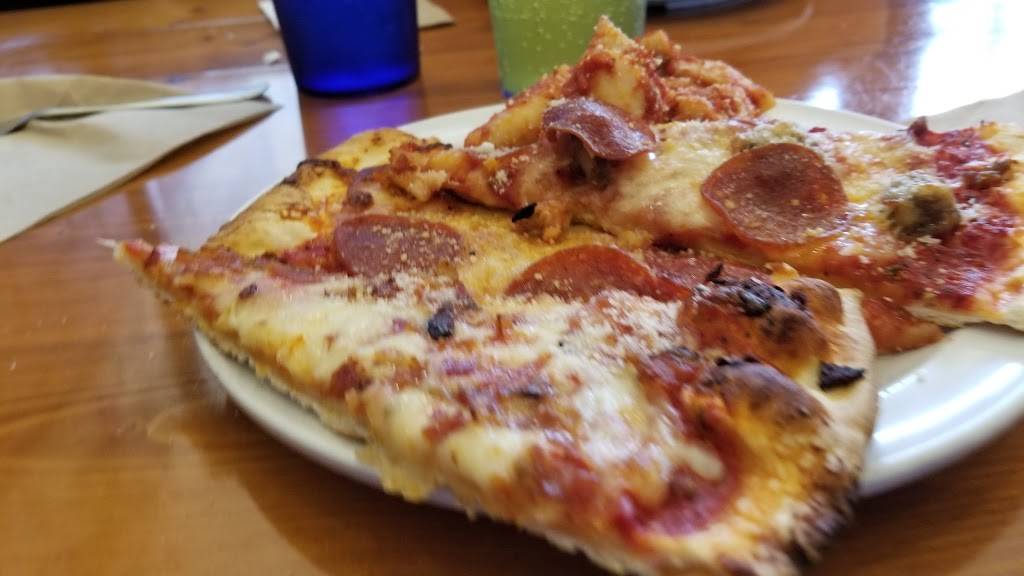 Renos | restaurant | 518 N Side Square, Carlinville, IL 62626, USA | 2178546655 OR +1 217-854-6655