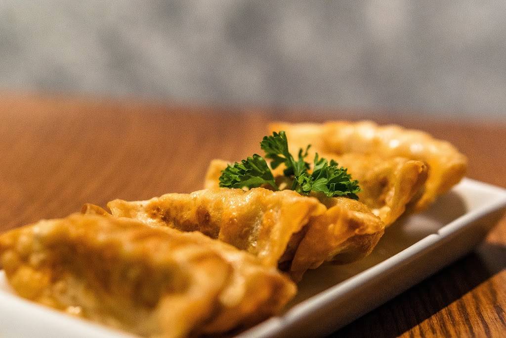 Aura Mixology & Chow | restaurant | 2368 3rd St, San Francisco, CA 94107, USA | 4158729662 OR +1 415-872-9662