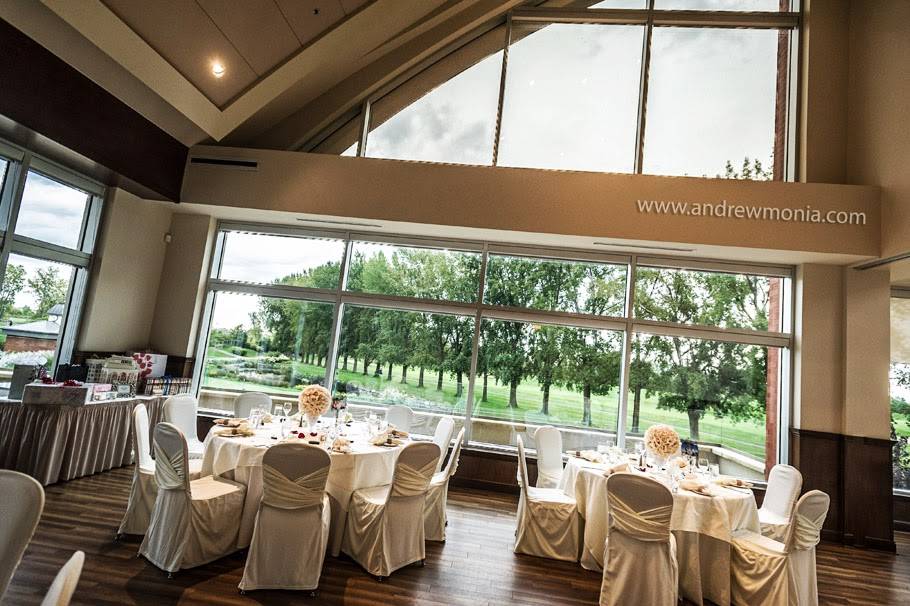 Plaza Rive-Sud | restaurant | 500 Ave du Golf, La Prairie, QC J5R, Canada | 5148775525 OR +1 514-877-5525