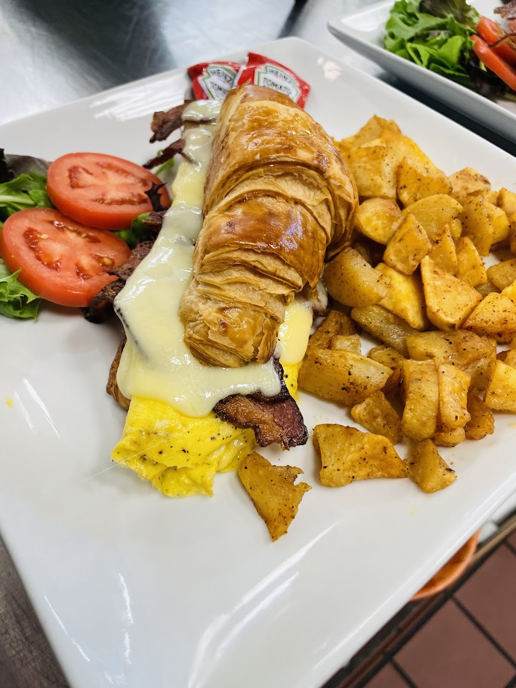 Mon Ami Cafe | cafe | 1740 E Venice Ave #19, Venice, FL 34292, USA | 2245220123 OR +1 224-522-0123