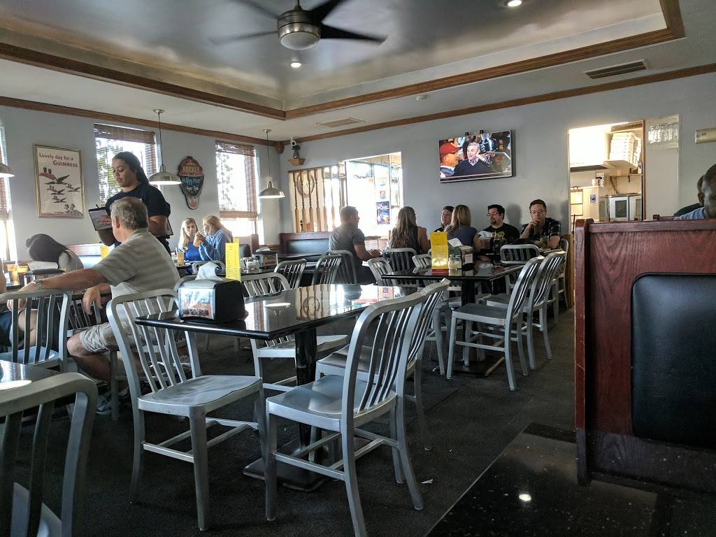 Campus Pollyeyes | restaurant | 440 E Court St, Bowling Green, OH 43402, USA | 4193529638 OR +1 419-352-9638