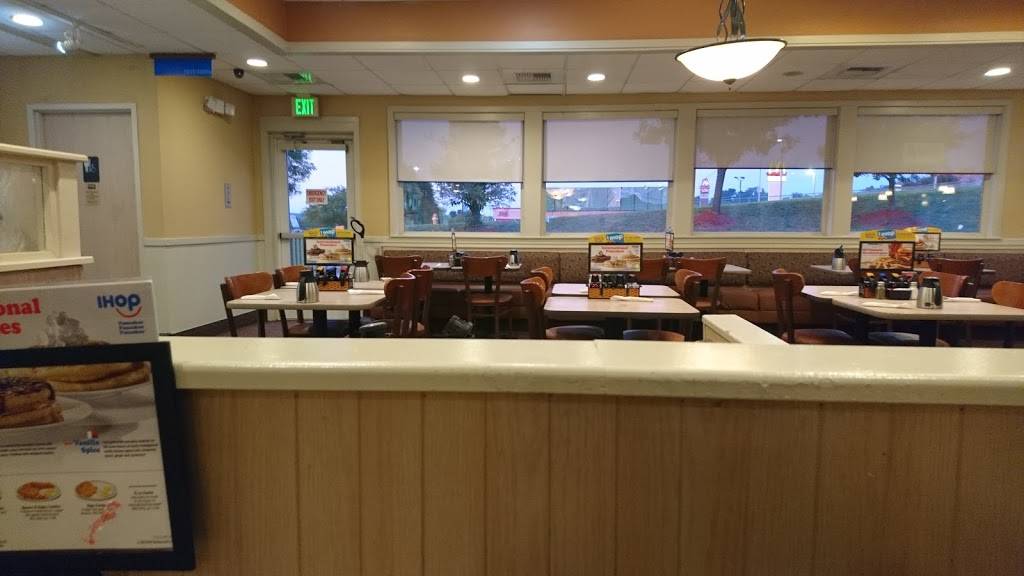 IHOP | restaurant | 4707 N 72nd St, Omaha, NE 68134, USA | 4025720100 OR +1 402-572-0100