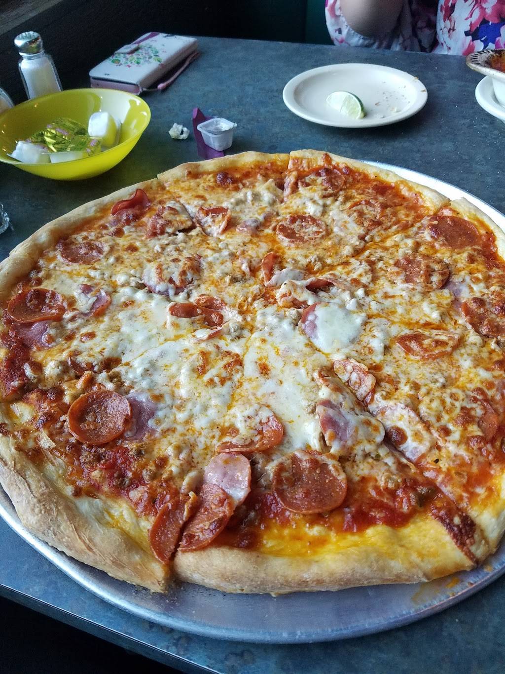 Sals Italian Restaurant | restaurant | 414 US-259, Henderson, TX 75652, USA | 9036578000 OR +1 903-657-8000