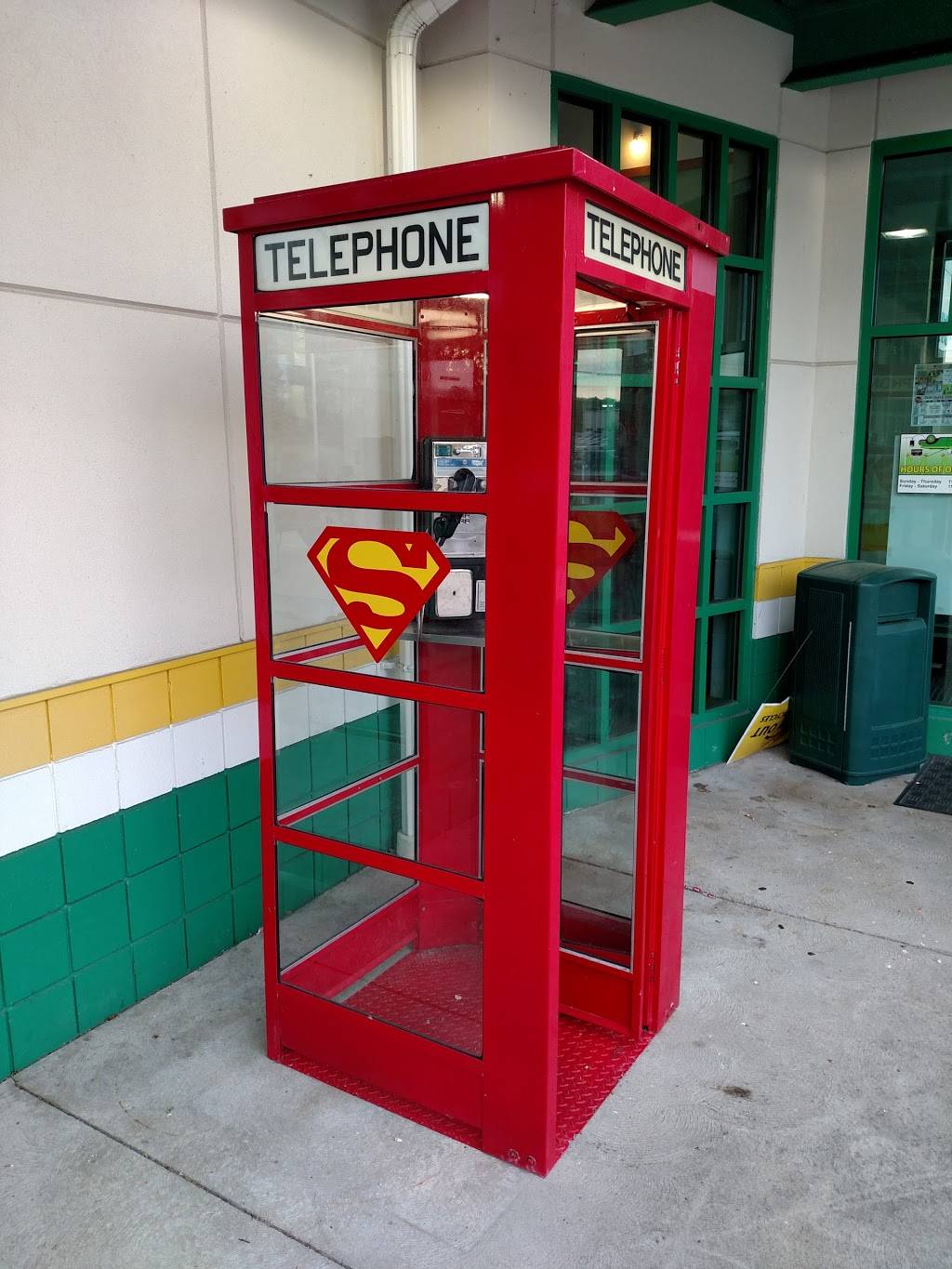 Quaker Steak & Lube | restaurant | 4900 Transportation Dr, Sheffield, OH 44054, USA | 4409349464 OR +1 440-934-9464