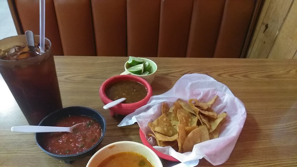 Las Flores Restaurant | restaurant | 1602 E Stewart St, Laredo, TX 78043, USA | 9565683437 OR +1 956-568-3437