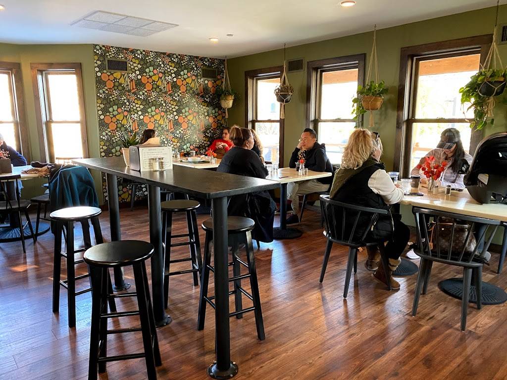 Barrow Food House | restaurant | 452 Main Rd, Riverhead, NY 11901, USA | 6317793379 OR +1 631-779-3379