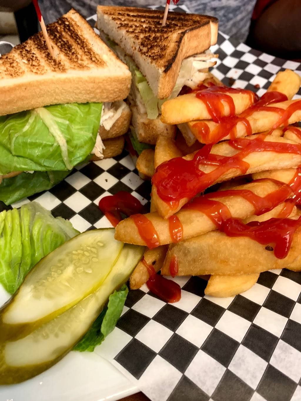 Village Pantry Restaurant | restaurant | 2473 Main St, London, ON N6P 1P9, Canada | 5196527008 OR +1 519-652-7008