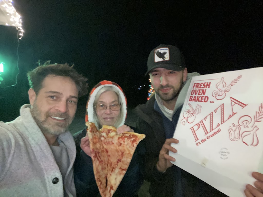 Valentines Pizzeria | restaurant | 239 E 203rd St, The Bronx, NY 10458, USA | 7186187773 OR +1 718-618-7773