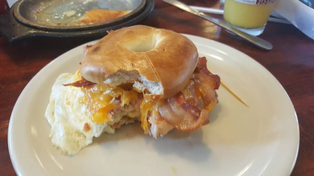 Markos Cozy Diner | restaurant | 27140 Plymouth Rd, Redford Charter Twp, MI 48239, USA | 3139378470 OR +1 313-937-8470