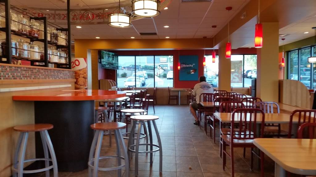 Popeyes Louisiana Kitchen | restaurant | 141 Daniel Webster Hwy, Nashua, NH 03060, USA | 6039435197 OR +1 603-943-5197
