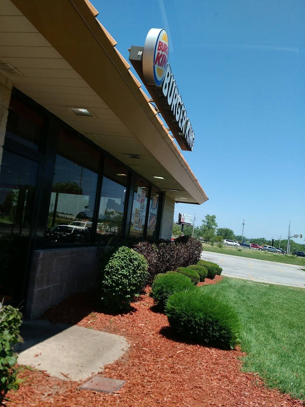 Burger King | restaurant | 6602 N 99th St, Omaha, NE 68122, USA | 4025729143 OR +1 402-572-9143