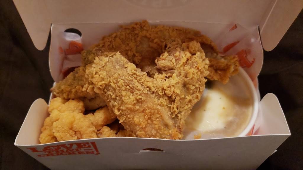 Popeyes Louisiana Kitchen | restaurant | 438 Haledon Ave, Haledon, NJ 07508, USA | 9739254330 OR +1 973-925-4330