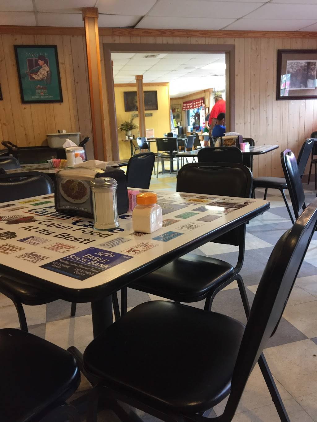 The New Ronnies Cajun Cafe | restaurant | 541 W Laurel Ave, Eunice, LA 70535, USA | 3374572004 OR +1 337-457-2004