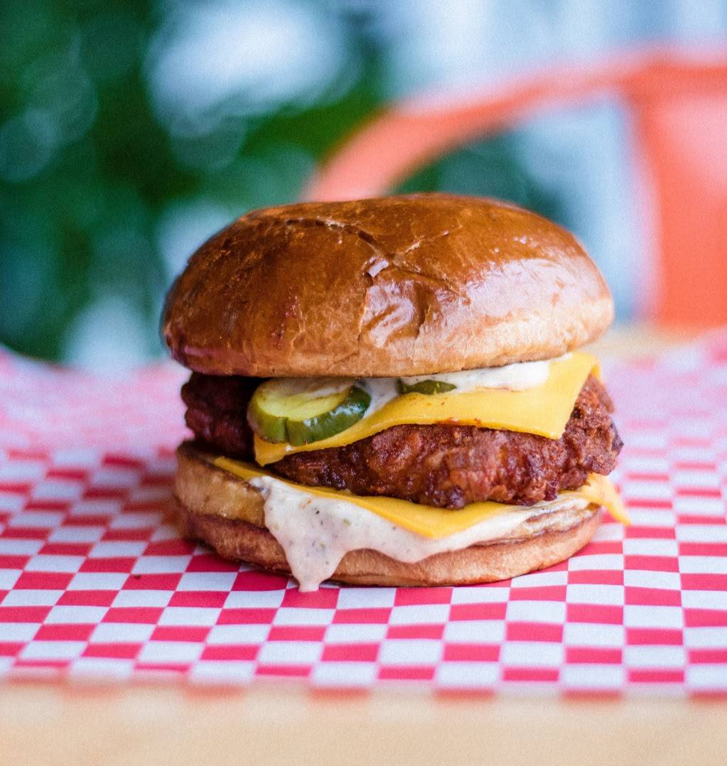 Fry the Coop | restaurant | 623 W North Ave Ste 7, Elmhurst, IL 60126, USA | 6303595223 OR +1 630-359-5223