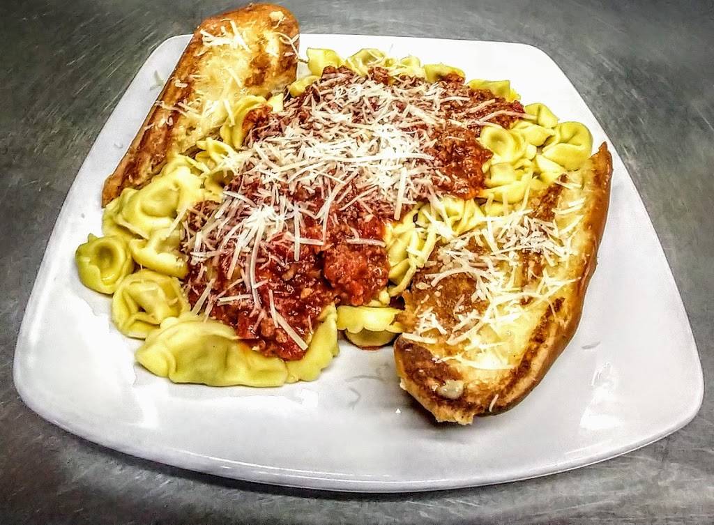 Fergs Sports Bar & Grill | cafe | 1320 Central Ave, St. Petersburg, FL 33705, USA | 7278224562 OR +1 727-822-4562