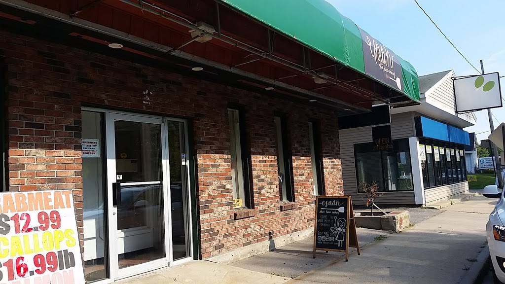 Thai ESAAN | restaurant | 849 Forest Ave, Portland, ME 04103, USA | 2075360752 OR +1 207-536-0752