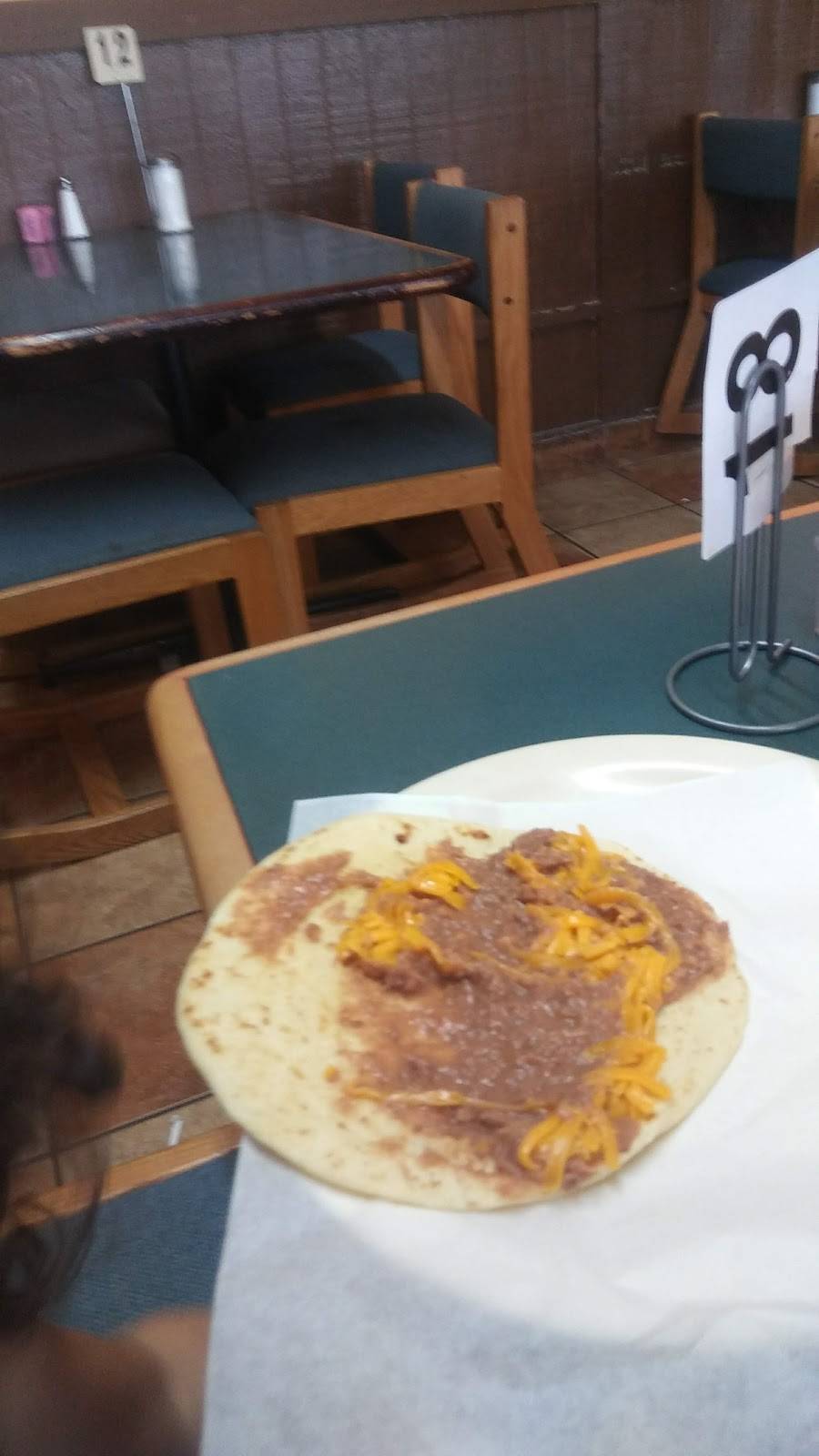 El Paraiso | restaurant | 7850 S Loop 1604 W, Somerset, TX 78069, USA | 8304293478 OR +1 830-429-3478