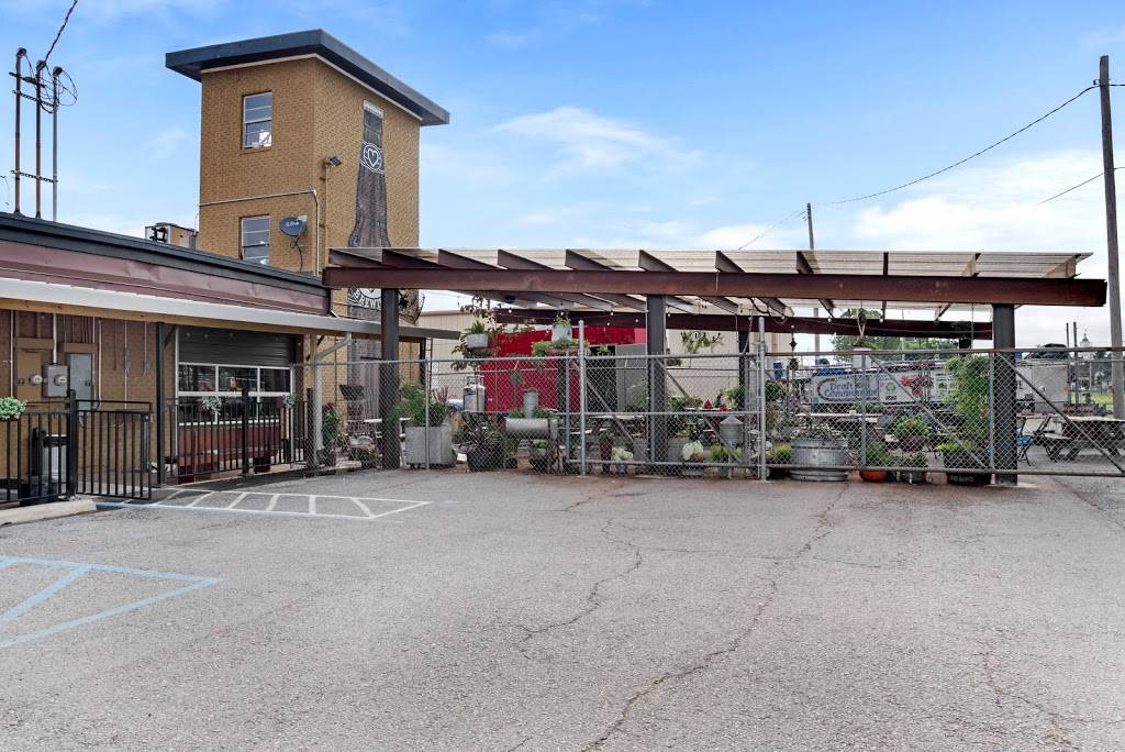 Flying Heart Brewing & Pub | restaurant | 700 Barksdale Blvd, Bossier City, LA 71111, USA | 3185847039 OR +1 318-584-7039