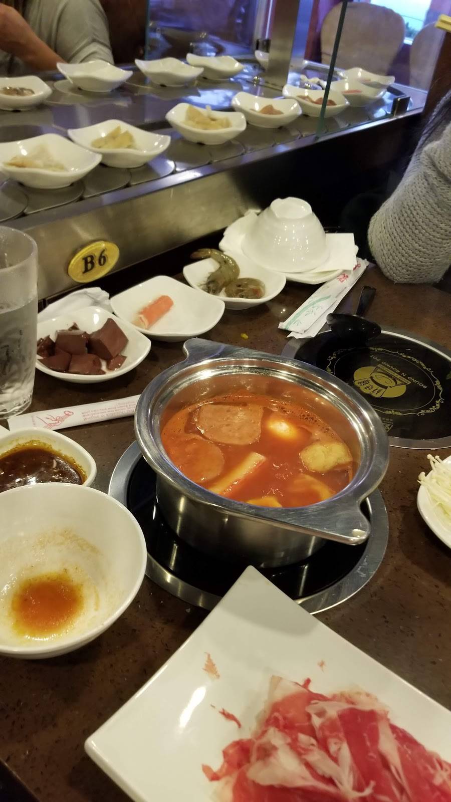 Round N Round Pot | restaurant | 182 Old County Rd, Brisbane, CA 94005, USA | 4157158419 OR +1 415-715-8419