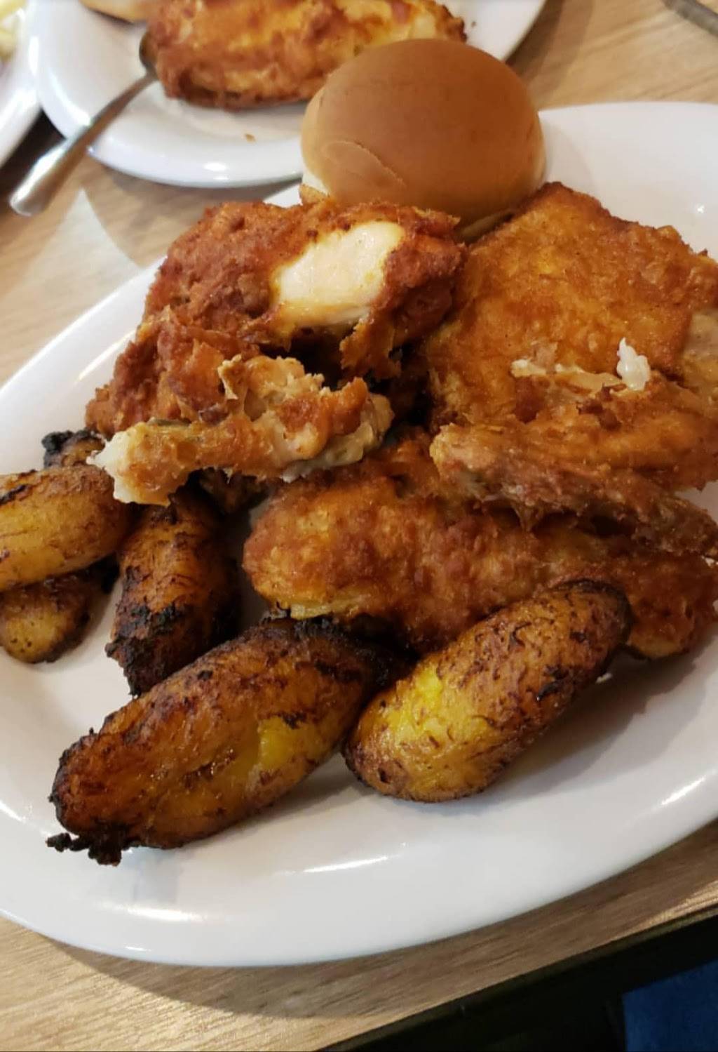 Pollo Campero | restaurant | 4830 N Pulaski Rd #102, Chicago, IL 60630, USA | 7732821966 OR +1 773-282-1966