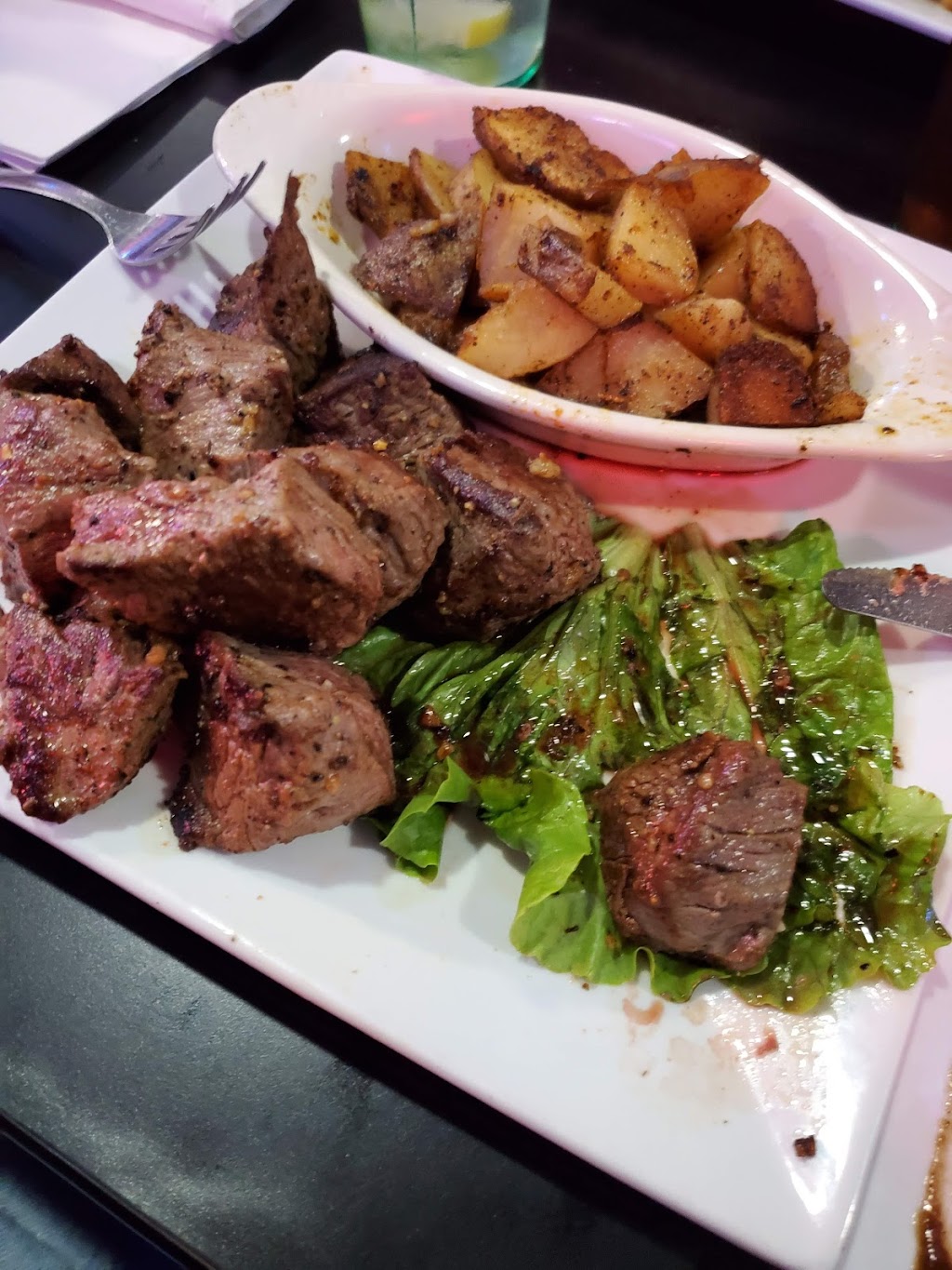 Sharkys Pub & Grub, Nevada, MO | restaurant | 400 Johnson Dr, Nevada, MO 64772, USA | 4172836220 OR +1 417-283-6220