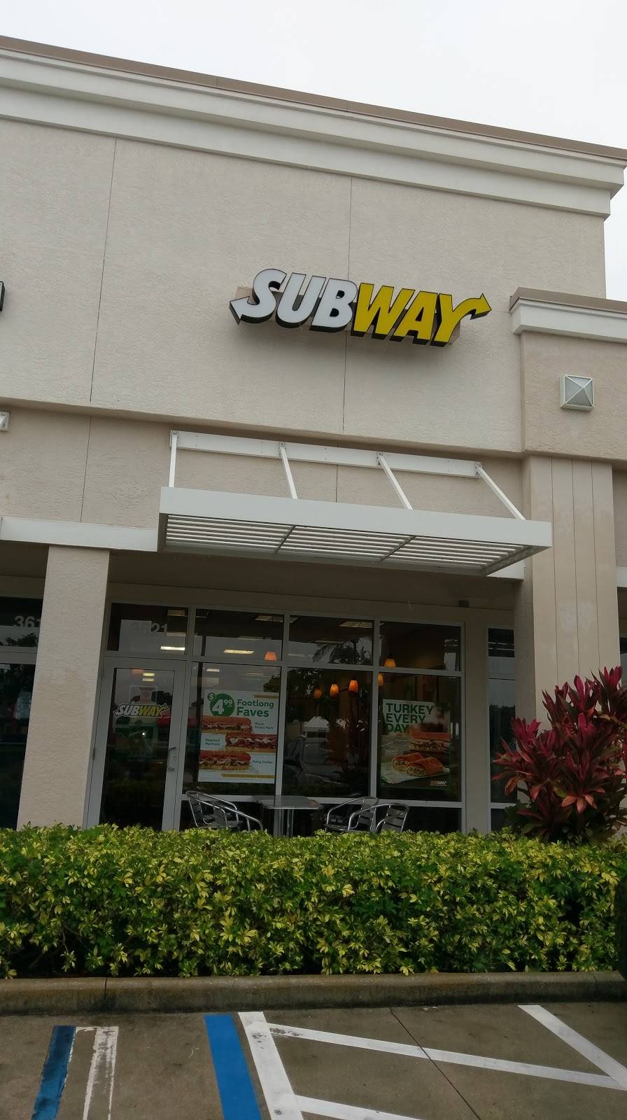 Subway | restaurant | 3621 Tamiami Trail N, Naples, FL 34103, USA | 2394347599 OR +1 239-434-7599