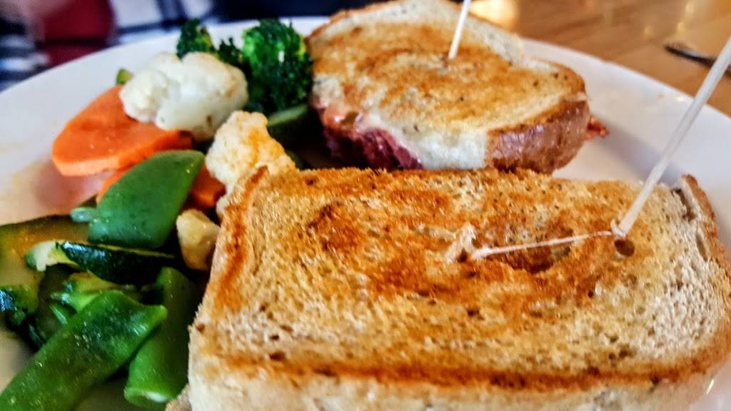 The Oaks Restaurant | meal takeaway | 37676 CA-38, Angelus Oaks, CA 92305, USA | 9097942777 OR +1 909-794-2777